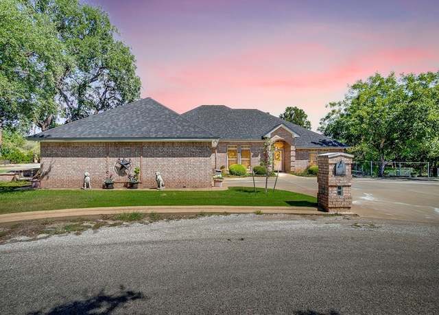 Property at 2341 Morning Ct, Granbury, TX 76048, 3 beds, 2.5 baths