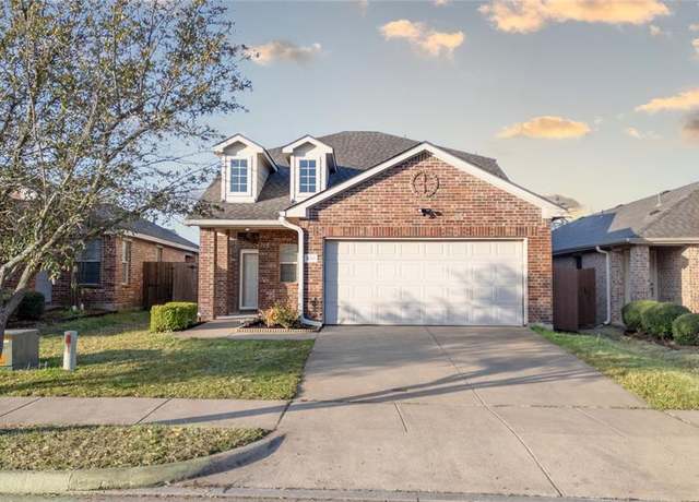 Property at 4011 Ridgetop Dr, Heartland, TX 75126, 4 beds, 2.5 baths