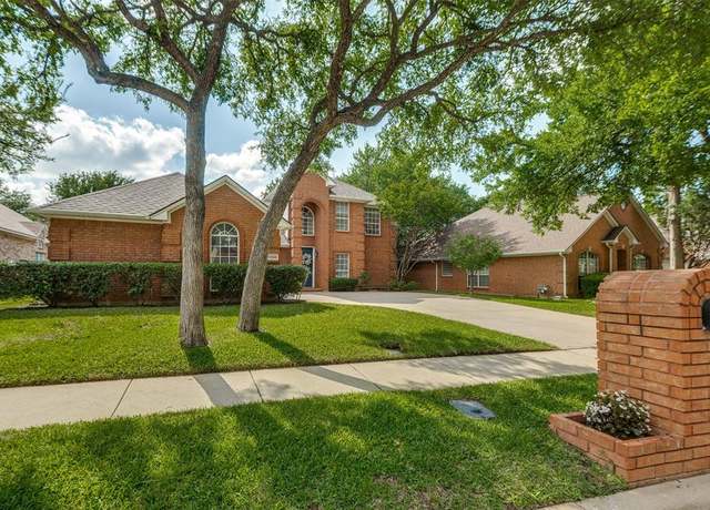 Property at 6308 Bittersweet Dr, Arlington, TX 76001, 4 beds, 3 baths