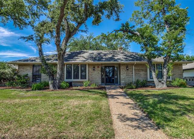 Property at 431 Fieldwood Dr, Richardson, TX 75081, 4 beds, 3 baths