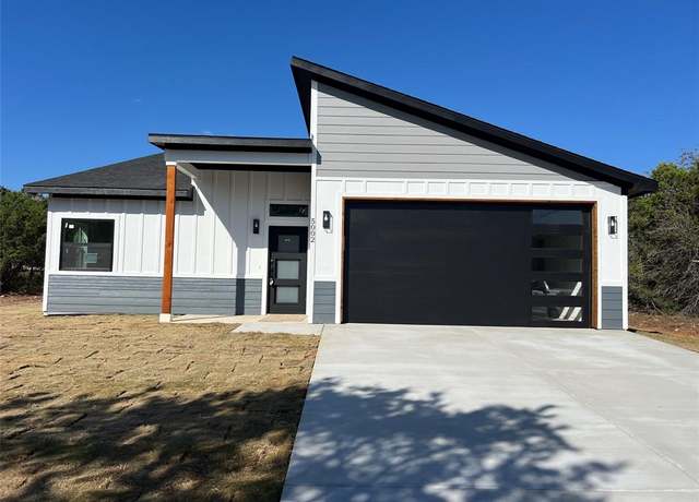 Property at 5002 Concho Ct, Granbury, TX 76048, 4 beds, 2.5 baths