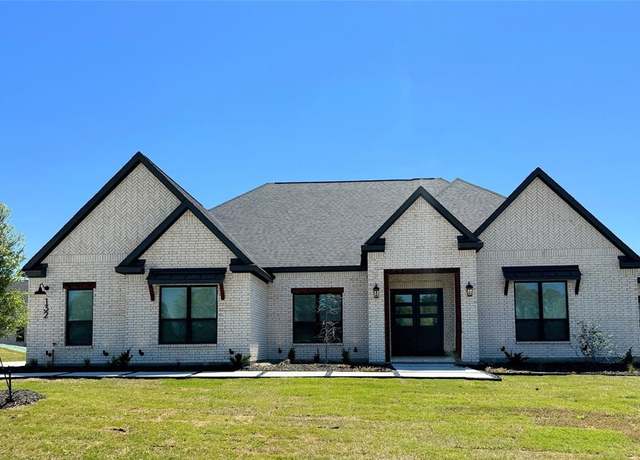 Property at 130 Willow Oak Dr, Krugerville, TX 76227, 3 beds, 2.5 baths