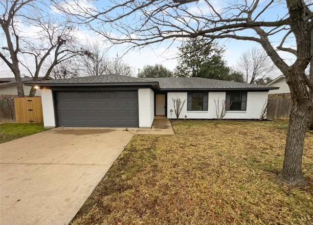 Property at 1713 Prince Dr, Benbrook, TX 76126, 3 beds, 2 baths