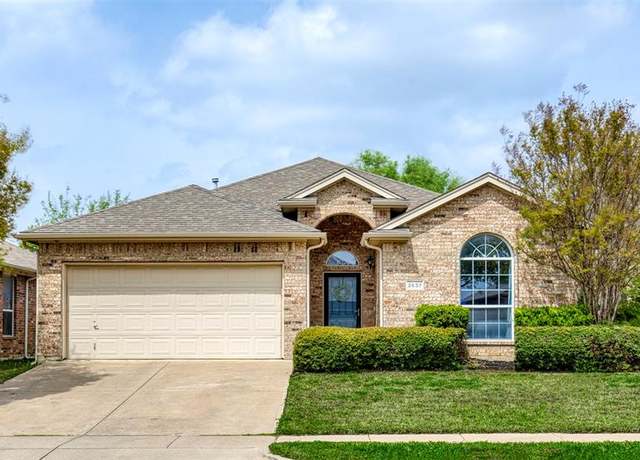 Property at 2637 Silver Hill Dr, Fort Worth, TX 76131, 4 beds, 2 baths