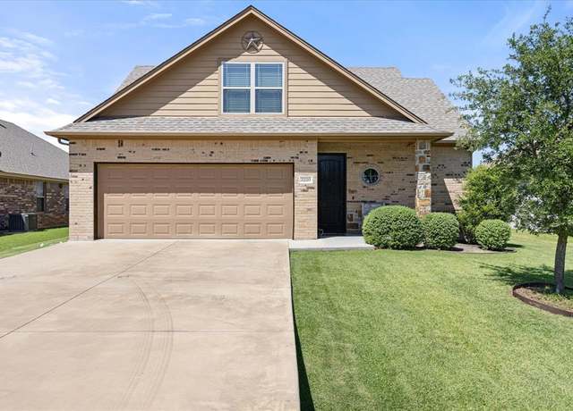 Property at 3210 Mccoy Ln, Granbury, TX 76049, 3 beds, 2.5 baths