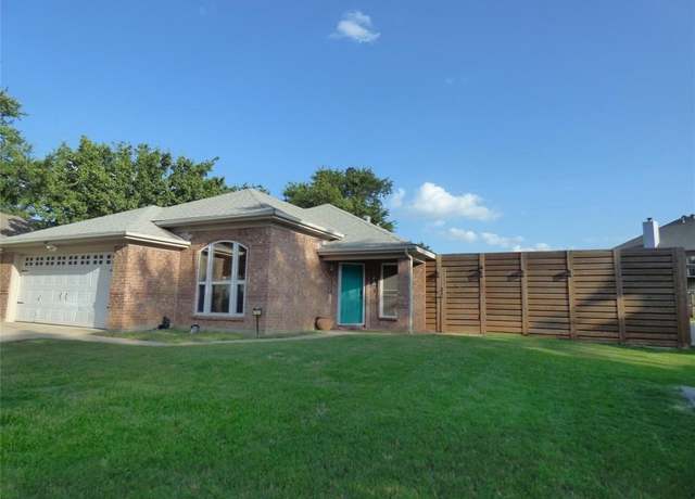 Property at 322 Georgian Oak Ct, Lake Dallas, TX 75065, 3 beds, 2 baths