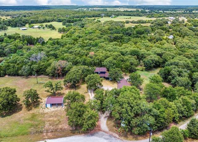 Property at 717 Woodbine Estates Rd, Gainesville, TX 76240, 3 beds, 2.5 baths