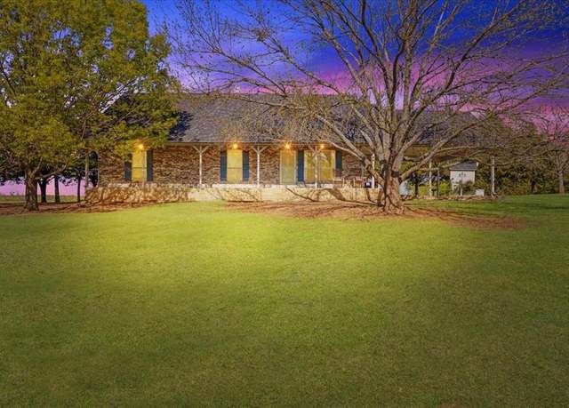 Property at 3529 Bennett Ln, Sherman, TX 75092, 5 beds, 3 baths
