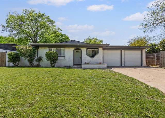 Property at 1404 Stafford Dr, Fort Worth, TX 76134, 3 beds, 2 baths