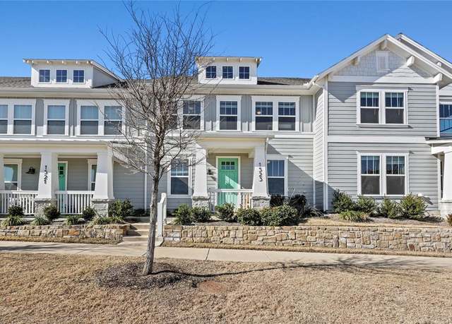 Property at 1523 Jackson St, Carrollton, TX 75006, 3 beds, 3 baths