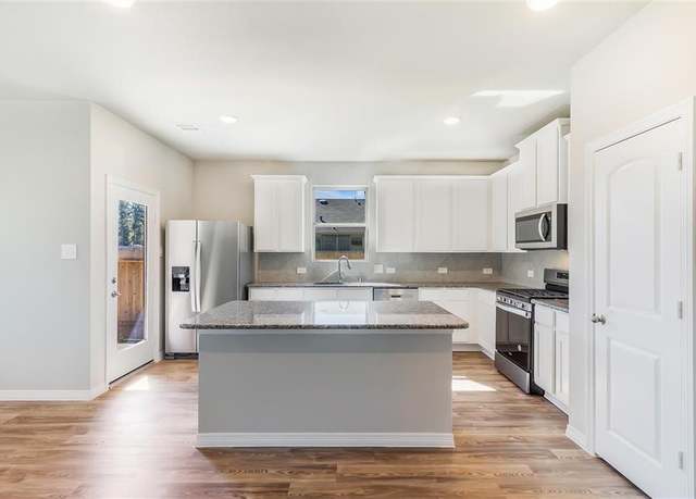 Property at 3129 Dixondale Dr, Fort Worth, TX 76108, 3 beds, 2 baths