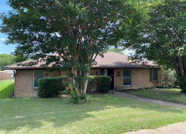 Property at 865 E Laureland Rd, Dallas, TX 75241, 4 beds, 2.5 baths