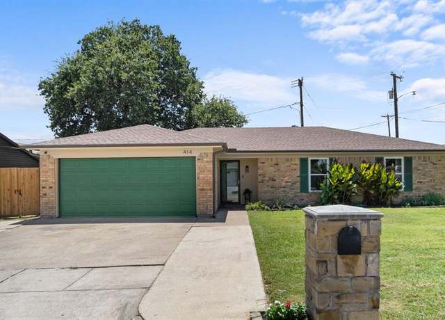 Property at 414 Hallmark Dr, Arlington, TX 76011, 3 beds, 2 baths