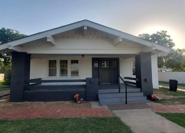 Property at 48 N Central Ave, Hamlin, TX 79520, 4 beds, 3 baths
