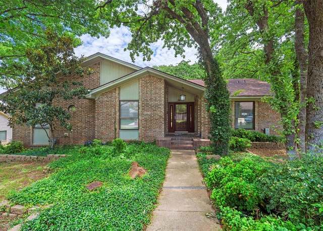 Property at 2607 Augusta Ln, Arlington, TX 76012, 4 beds, 3 baths