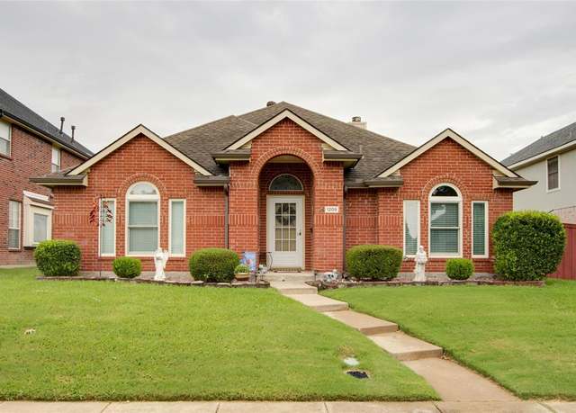 Property at 1209 Winnipeg Dr, Lewisville, TX 75077, 3 beds, 2 baths