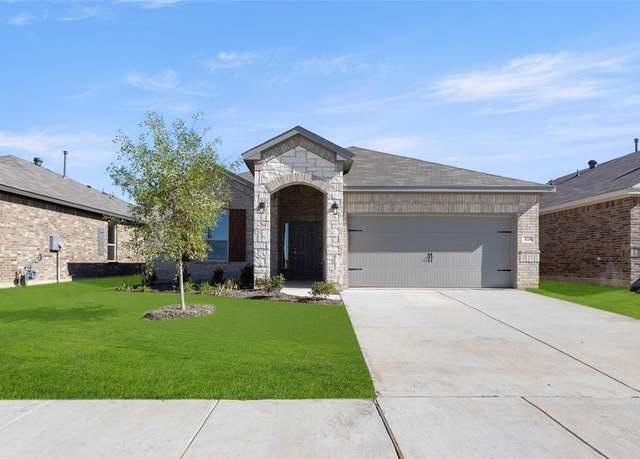 Property at 418 Comanche Dr, Cleburne, TX 76033, 3 beds, 2 baths