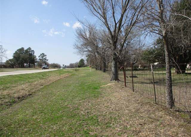 Property at 1650 W Hwy 69, Emory, TX 75440, 3 beds, 2 baths