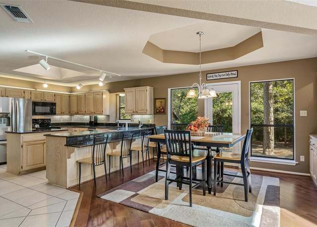 Property at 256 Oxbow Cv, Holly Lake Ranch, TX 75765, 3 beds, 2.5 baths