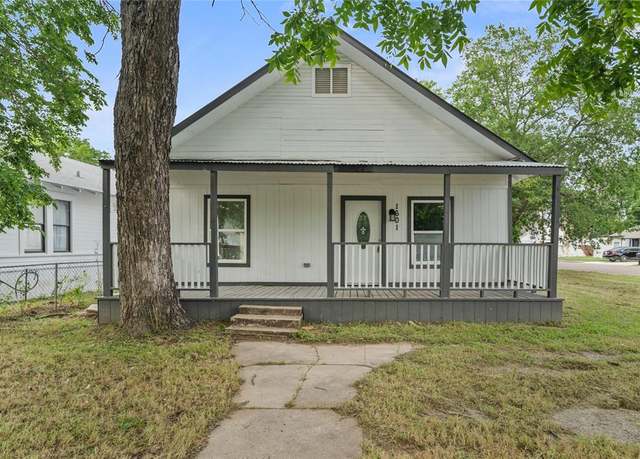 Property at 1601 N 11th St, Waco, TX 76707, 3 beds, 2 baths