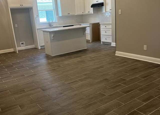 Property at 2048 Pine Hl, Shreveport, LA 71107, 4 beds, 2 baths