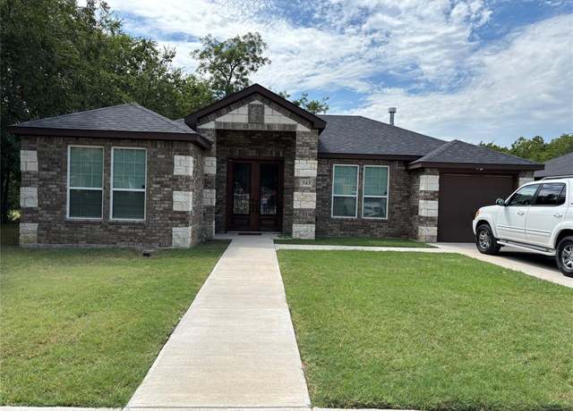Property at 343 N Morris St, Gainesville, TX 76240, 3 beds, 2 baths