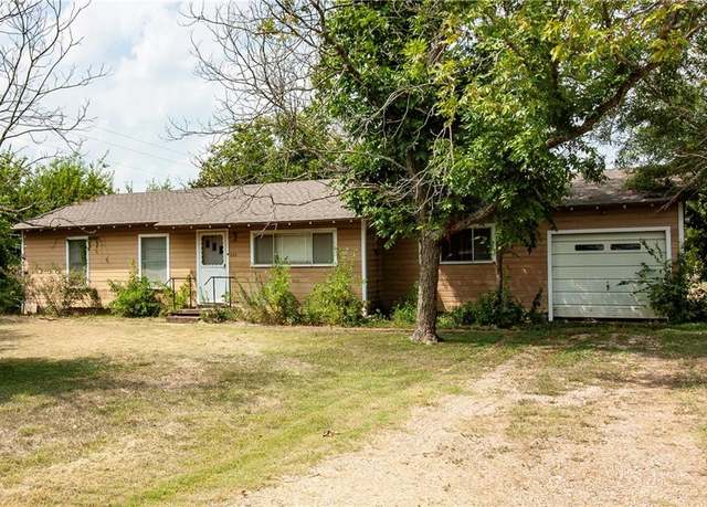Property at 222 S Fairpark St, Riesel, TX 76682, 3 beds, 1 bath