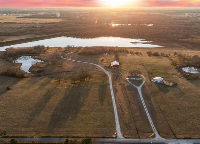 Property at 717 Oak Knoll Ln, Elm Mott, TX 76640, 3 beds, 2.5 baths
