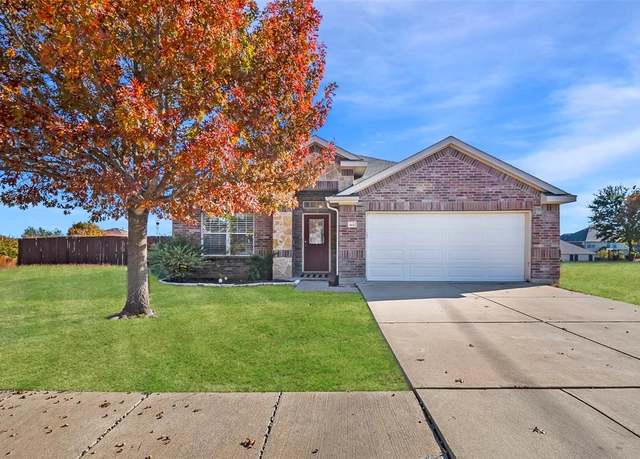 Property at 15646 Gatehouse Dr, Fort Worth, TX 76262, 3 beds, 2 baths