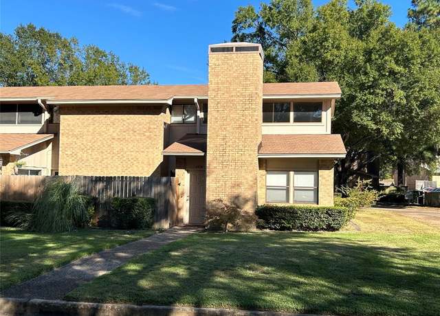 Property at 2406 Villa Ct, Tyler, TX 75703, 3 beds, 2 baths