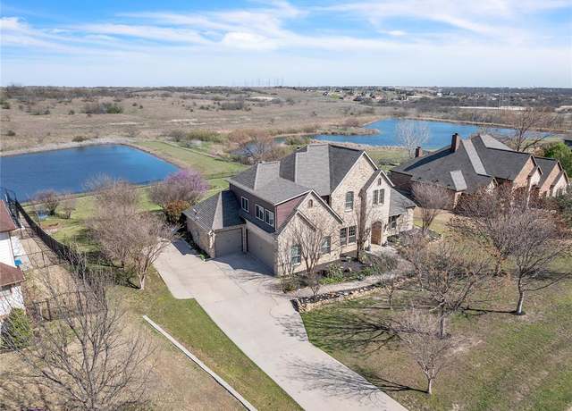 Property at 10324 San Simeon Ln, Fort Worth, TX 76179, 4 beds, 2.5 baths