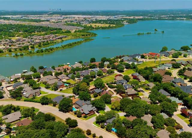Property at 7404 Lands End Dr, Arlington, TX 76016, 5 beds, 3 baths