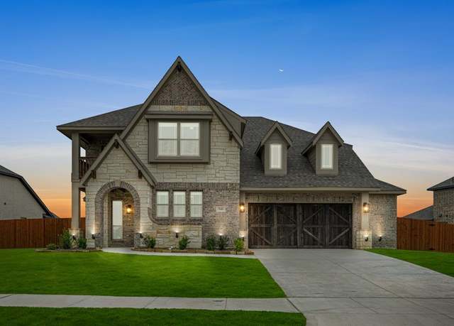 Property at 541 Holiday Ave, Waxahachie, TX 75165, 4 beds, 3.5 baths