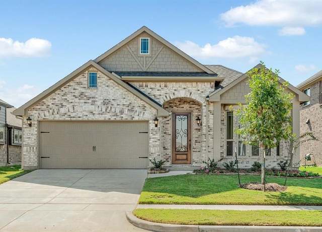 Property at 1236 Arrowwood Dr, Aubrey, TX 76227, 4 beds, 2 baths