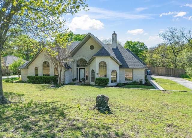 Property at 117 Coates Trl, Hudson Oaks, TX 76087, 4 beds, 2 baths