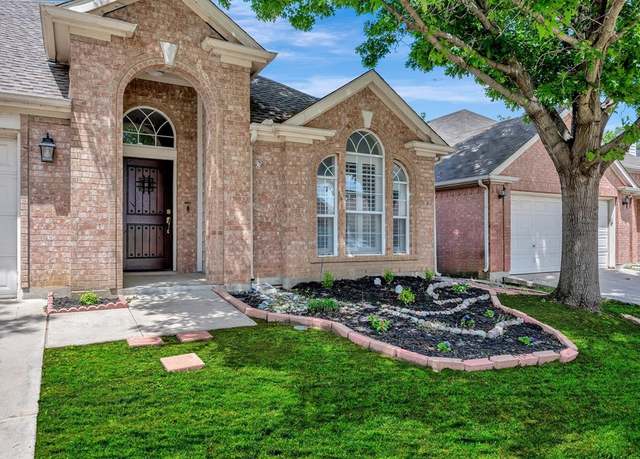 Property at 4717 Parkmount Dr, Fort Worth, TX 76137, 4 beds, 2 baths