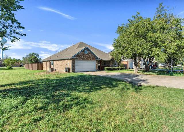 Property at 315 W 6th St, Justin, TX 76247, 3 beds, 2 baths