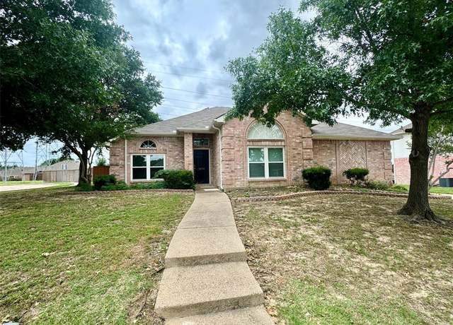 Property at 2616 Leicester Dr, Carrollton, TX 75006, 3 beds, 2 baths