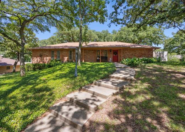Property at 1501 Woodridge Cir, Euless, TX 76040, 4 beds, 3 baths