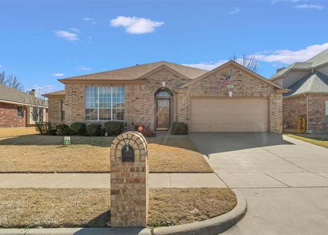 Property at 5332 Ridge View Dr, Watauga, TX 76137, 4 beds, 2 baths