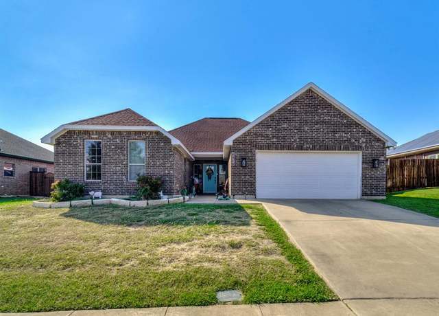 Property at 4018 Windmill Dr, Sanger, TX 76266, 5 beds, 2 baths