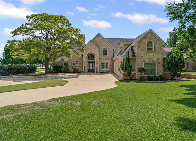 Property at 200 N Broadway Rd, Azle, TX 76020, 4 beds, 4 baths