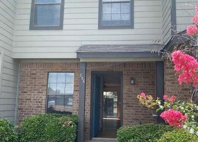Property at 856 W Collins St, Denton, TX 76201, 2 beds, 1.5 baths
