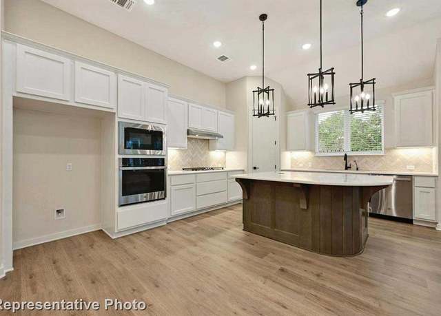 Property at 11745 Edgewood Dr, Justin, TX 76247, 3 beds, 2 baths