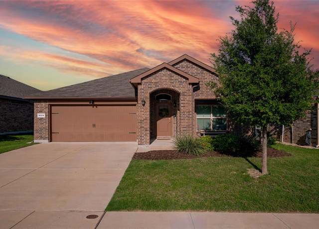 Property at 9324 Castorian Dr, Fort Worth, TX 76131, 3 beds, 2 baths