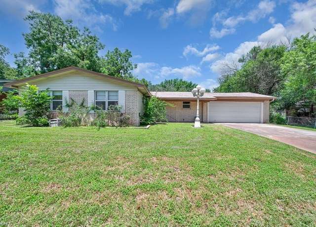 Property at 112 E Dawn Dr, Robinson, TX 76706, 3 beds, 2 baths