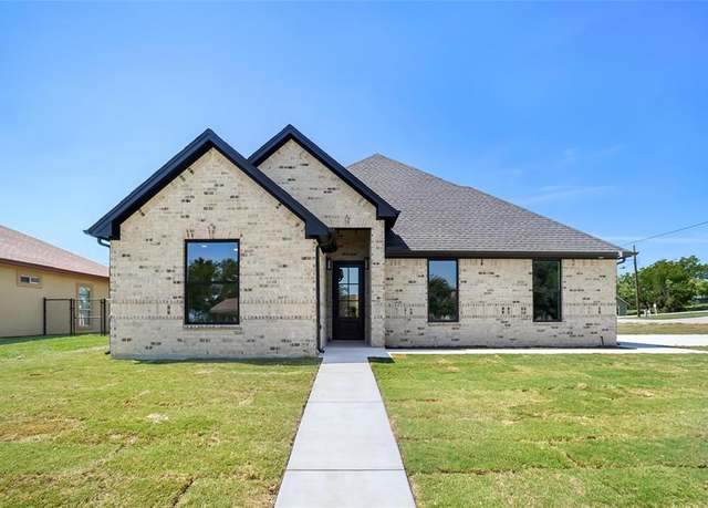 Property at 670 Marco Dr, Runaway Bay, TX 76426, 3 beds, 2 baths