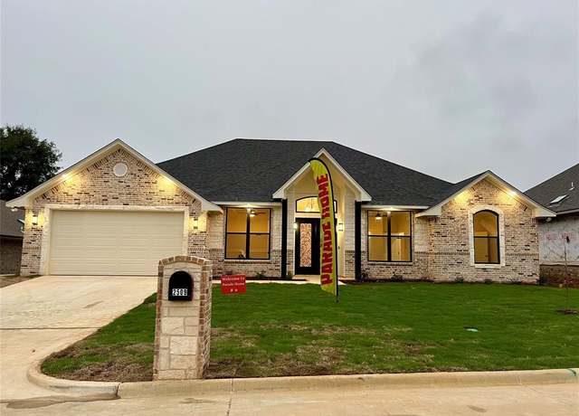 Property at 2509 Windmill Ln, Longview, TX 75601, 4 beds, 2.5 baths