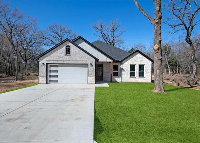 Property at 113 Lakeview Dr, Trinidad, TX 75163, 4 beds, 2.5 baths