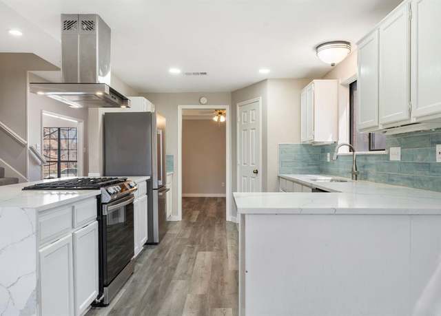 Property at 1542 Glenmore Dr, Lewisville, TX 75077, 3 beds, 2.5 baths